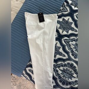 New with Tags Zac & Rachel White Capris